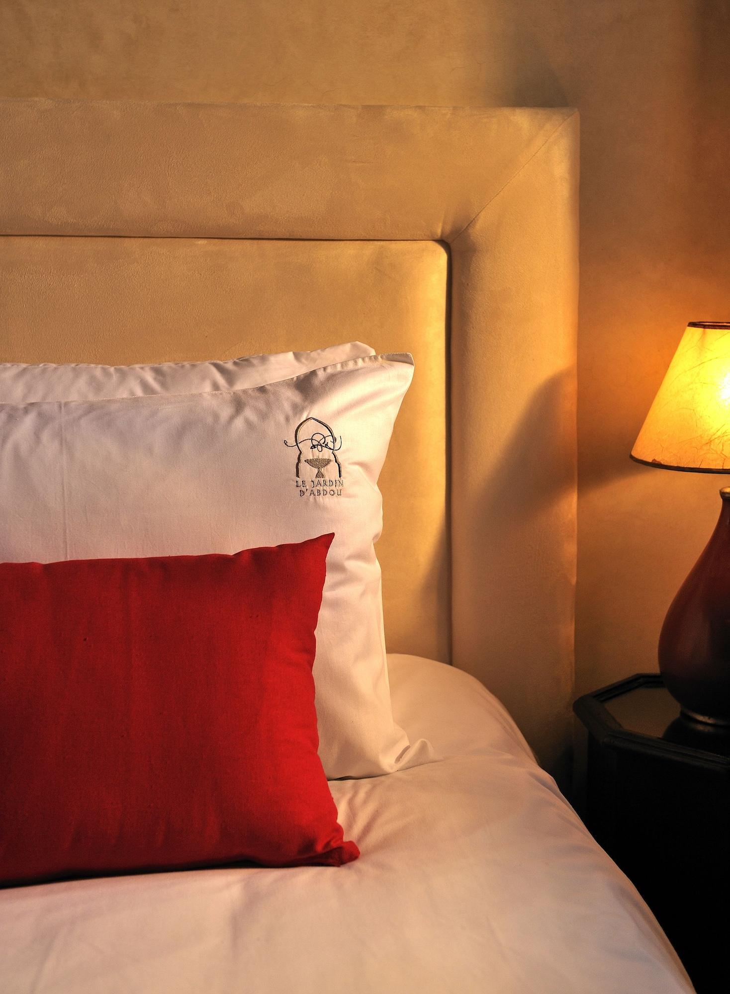 Riad Le Jardin D'Abdou Marrakesh Exteriör bild A pillow