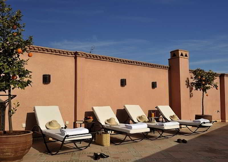Riad Le Jardin D'Abdou Marrakesh Exteriör bild The pool at the hotel