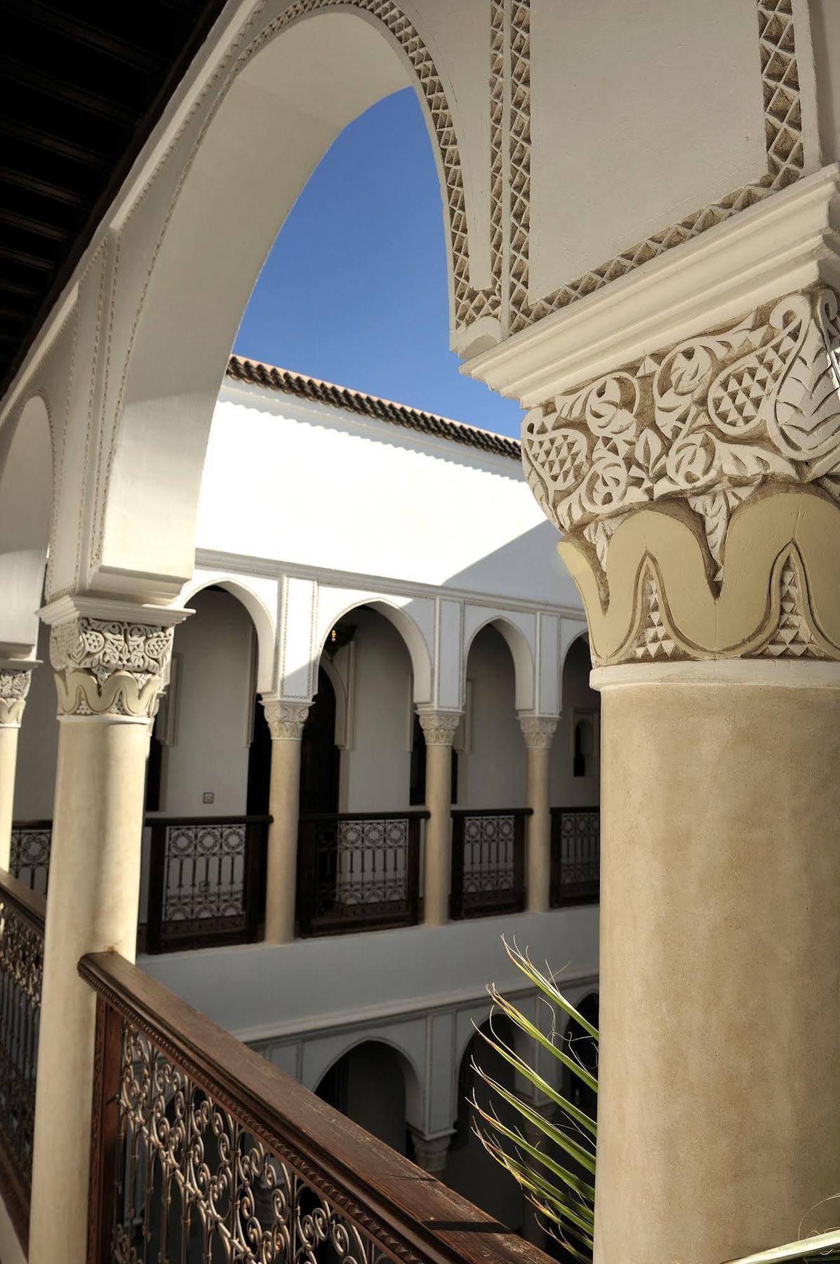 Riad Le Jardin D'Abdou Marrakesh Exteriör bild The courtyard of the madrasa