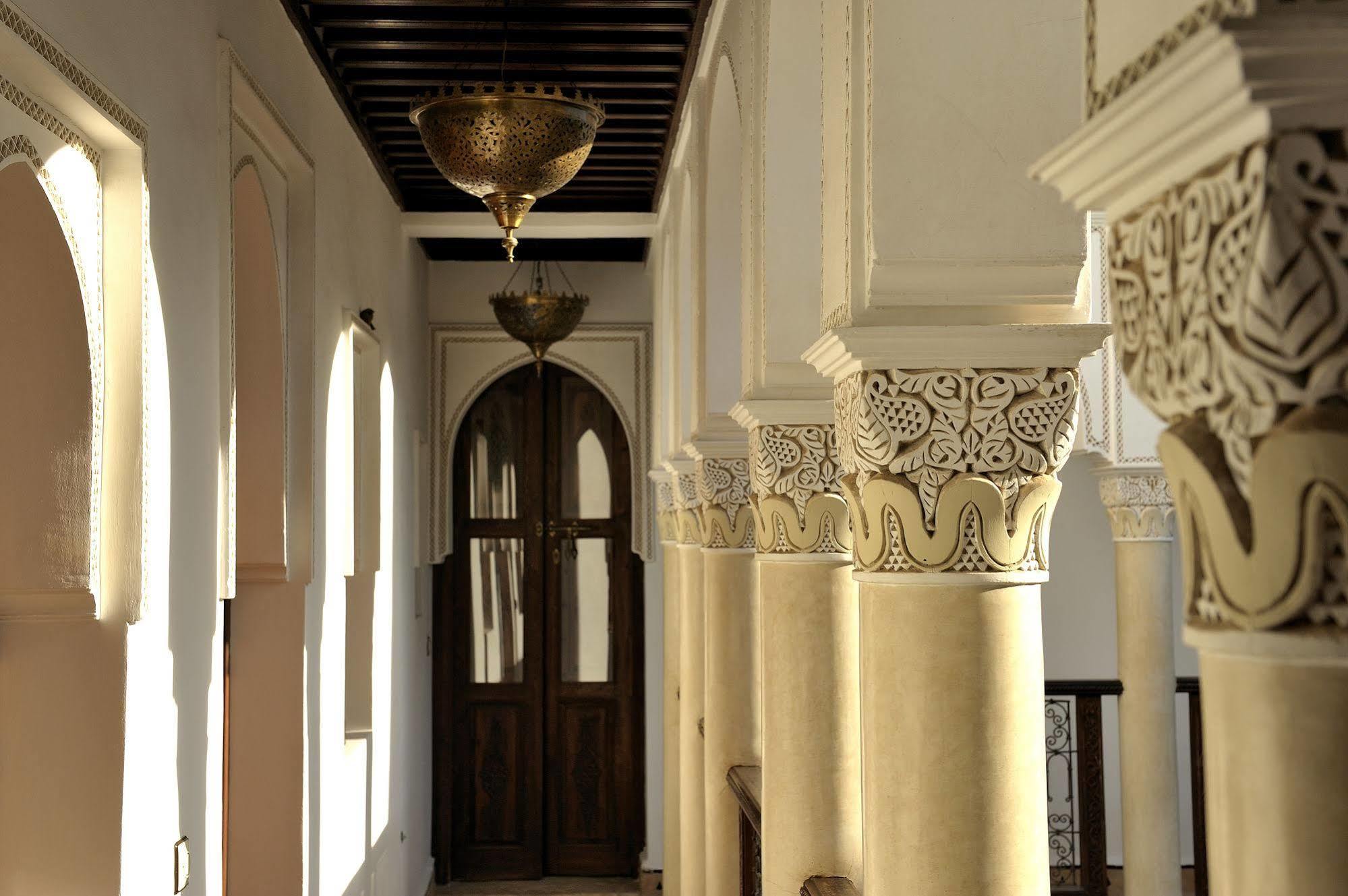 Riad Le Jardin D'Abdou Marrakesh Exteriör bild The interior of the palace